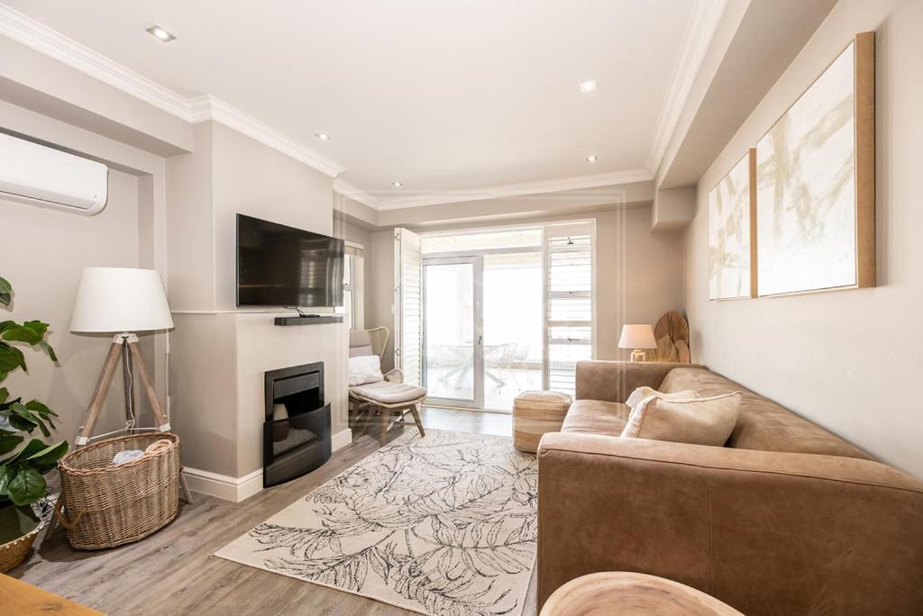 Appartement Luxury 3 Bedroom, 3 Bathroom Floor Beachfront, Big Bay, 67 Bona View Kaapstad