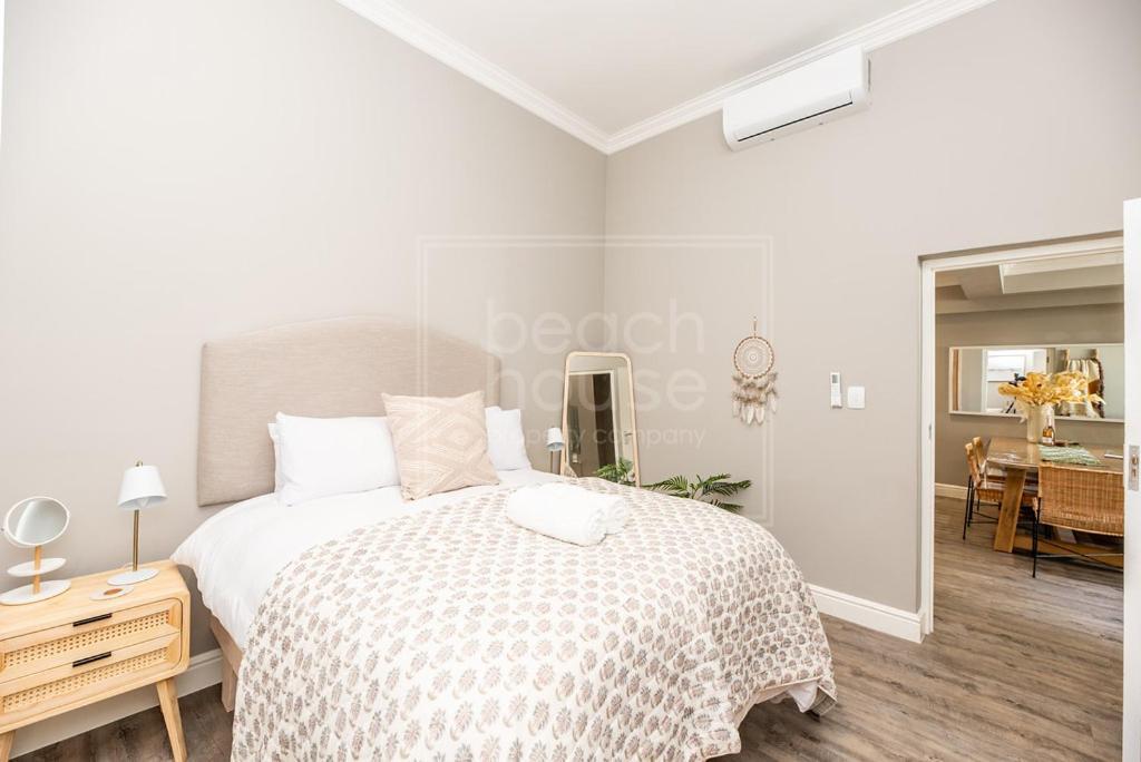 Luxury 3 Bedroom, 3 Bathroom Floor Beachfront, Big Bay, 67 Bona View