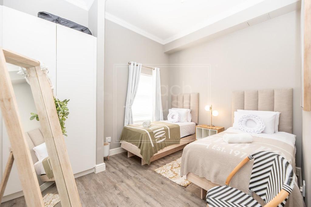 Luxury 3 Bedroom, 3 Bathroom Floor Beachfront, Big Bay, 67 Bona View Appartement Kaapstad