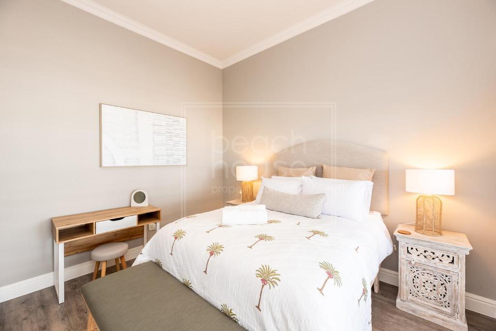 Luxury 3 Bedroom, 3 Bathroom Floor Beachfront, Big Bay, 67 Bona View Kaapstad