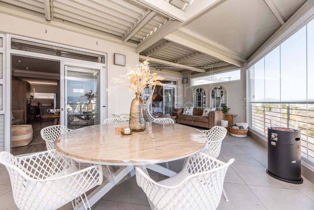 Luxury 3 Bedroom, 3 Bathroom Floor Beachfront, Big Bay, 67 Bona View Kaapstad
