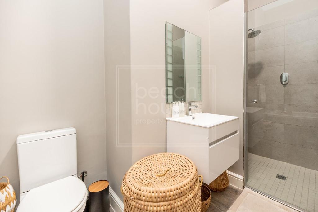 Luxury 3 Bedroom, 3 Bathroom Floor Beachfront, Big Bay, 67 Bona View * Kaapstad