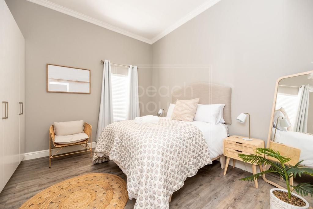 Luxury 3 Bedroom, 3 Bathroom Floor Beachfront, Big Bay, 67 Bona View