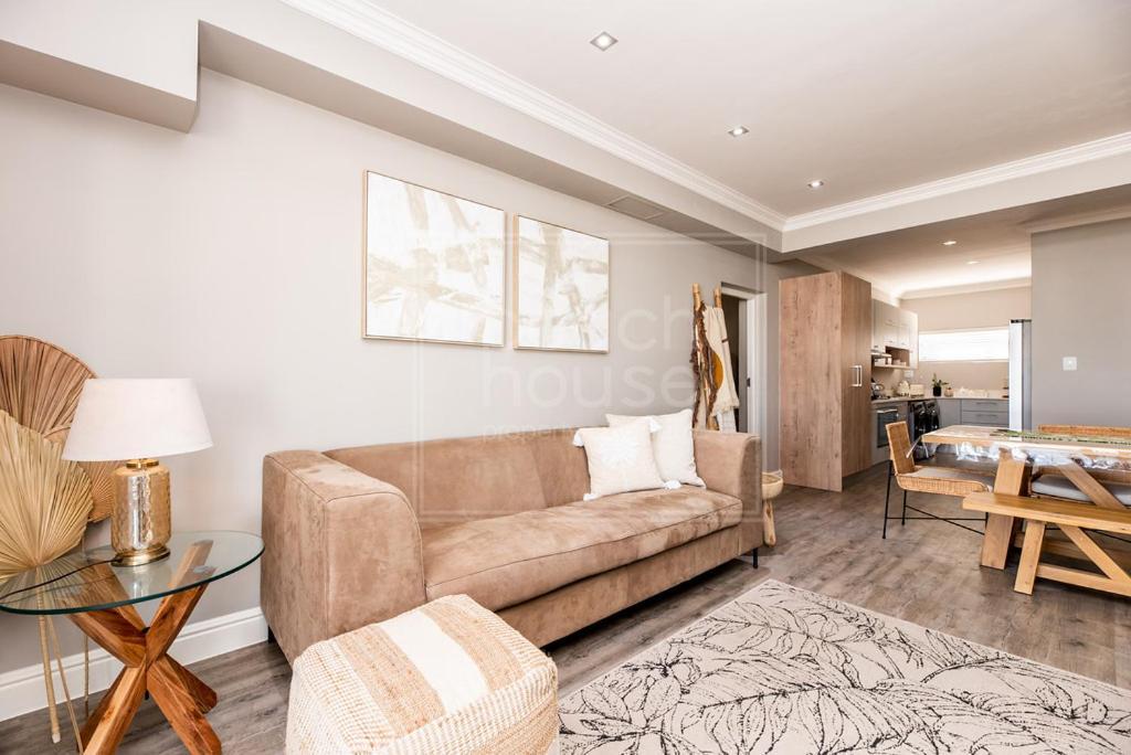 Luxury 3 Bedroom, 3 Bathroom Floor Beachfront, Big Bay, 67 Bona View