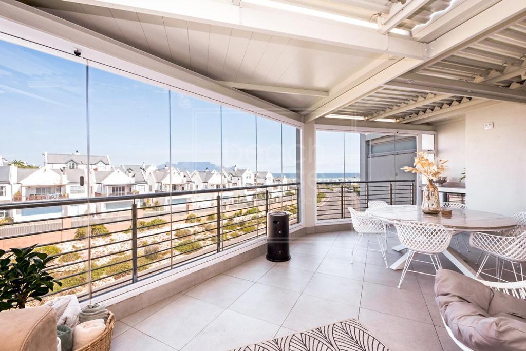 Luxury 3 Bedroom, 3 Bathroom Floor Beachfront, Big Bay, 67 Bona View Kaapstad